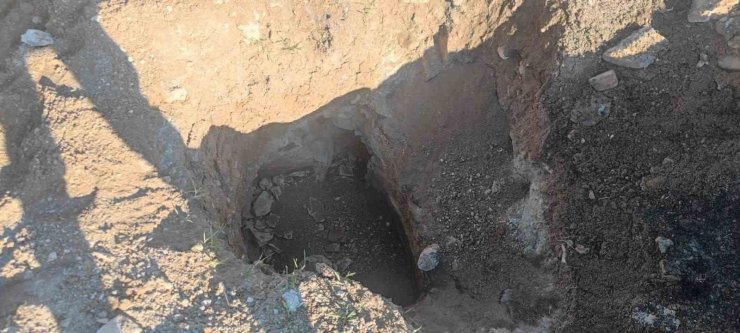 Define ararken jandarmaya yakalandılar