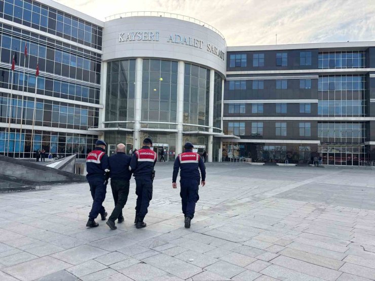 61 yıl kesinleşmiş hapsi bulunan uyuşturucu taciri yakalandı