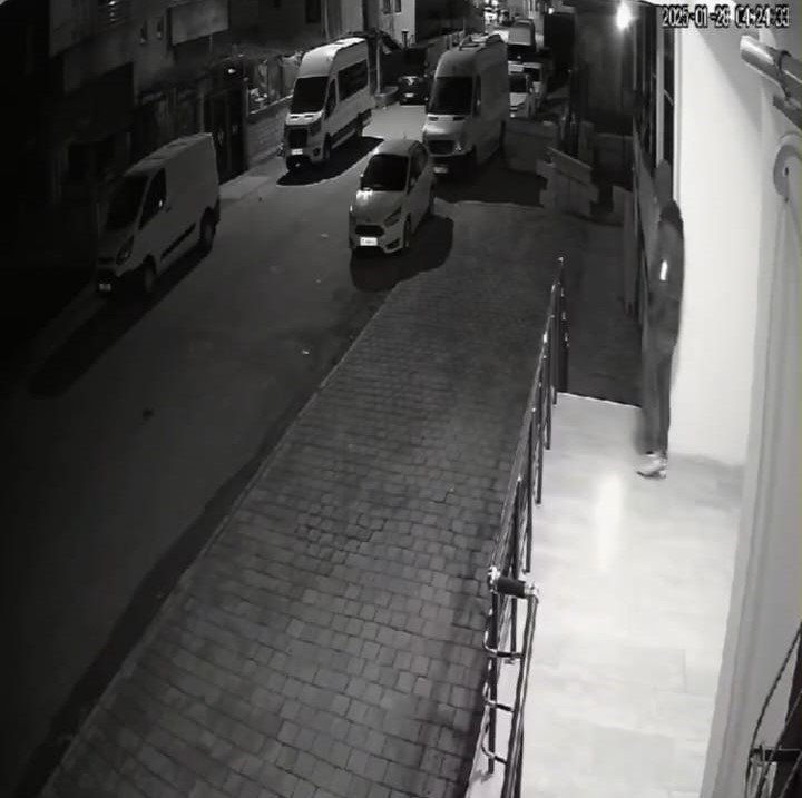 100 bin liralık malzemeyi bisikletle çaldı