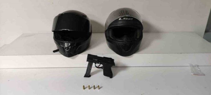 Ataşehir’de araç kurşunlayan saldırganlar yakalandı