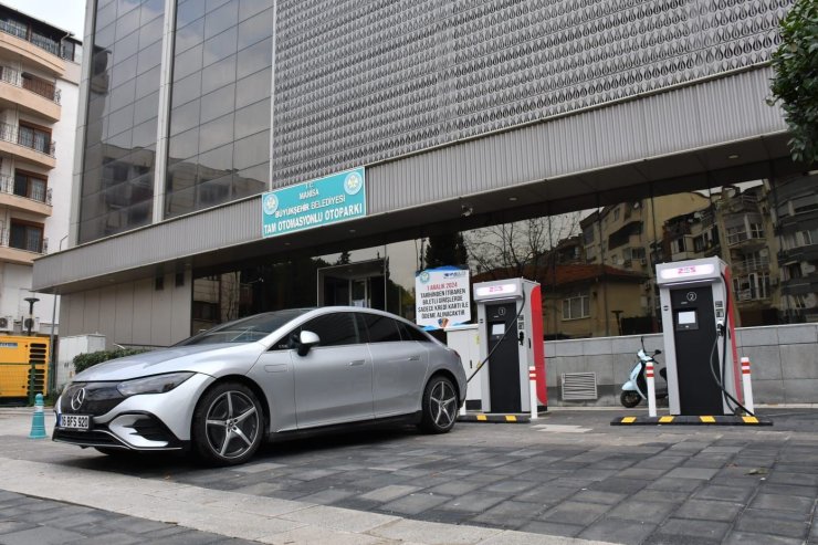 Manisa Büyükşehir Belediyesi ilk elektrikli araç şarj istasyonunu kurdu
