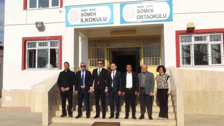 Mersin’de Denetim Serbestlik hükümlüleri, 4 okulu boyayıp ikinci döneme hazırladı