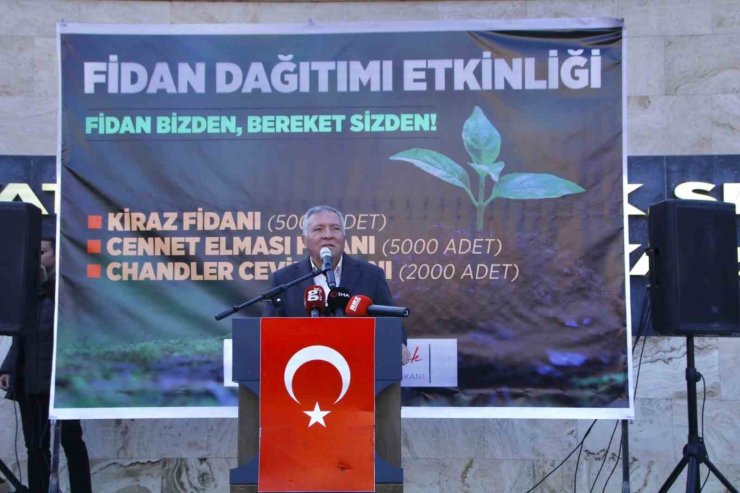Honaz Belediyesinden üreticiye 15 bin fidan desteği