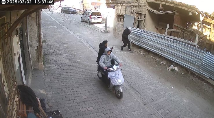 Tokat’ta pompalı tüfekle saldırıp motosikletle kaçtılar