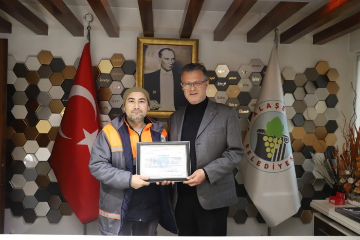 Alaşehirli işçiden, ’İnsanlık ölmemiş’ dedirten örnek davranış