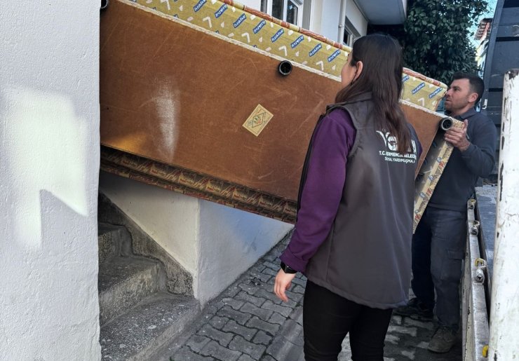 Germencik’te ikinci el eşyalar, ihtiyaç sahiplerine ulaştırılıyor