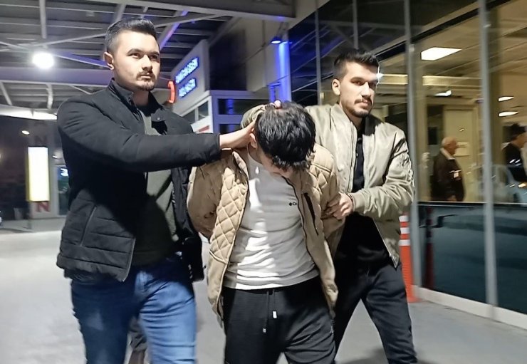 Filmden etkilenip kadının elindeki telefonu çalan kapkaççı tutuklandı