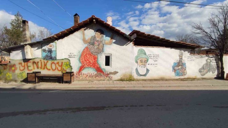 Depremin izleri duvar resimleriyle gizlendi