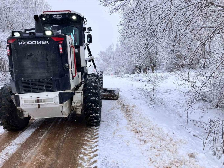 Konya’da yüksek kesimlerinde karla mücadele