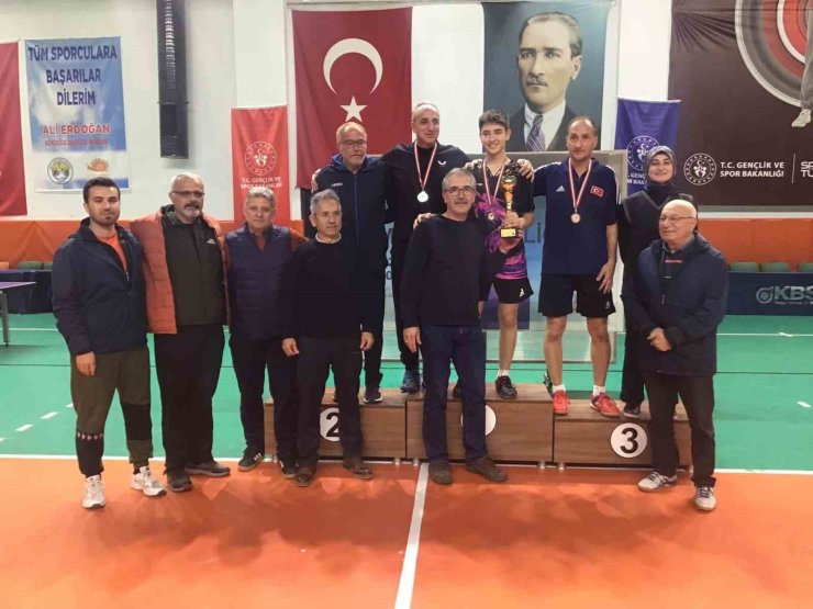 Köyceğiz’deki Masa Tenisi Ligi ödül töreni ile sona erdi