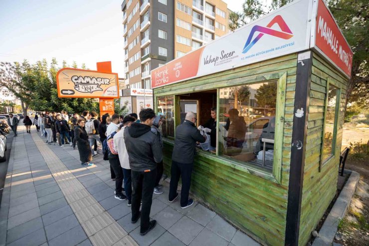 Mersin Büyükşehir Belediyesinin üniversiteli gençlere desteği sürüyor