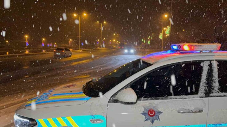 Bolu Dağı yolunda denetim: Tırlar kontrollü gönderiliyor