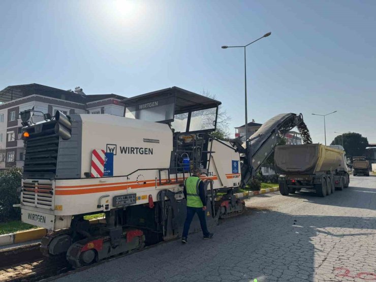 Başkan Çerçioğlu Nazilli’nin yollarını yeniliyor