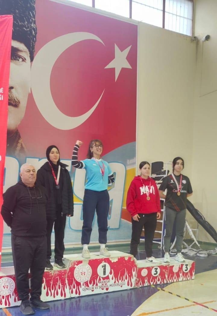 Salihlili öğrencilerin bilekleri bükülmedi