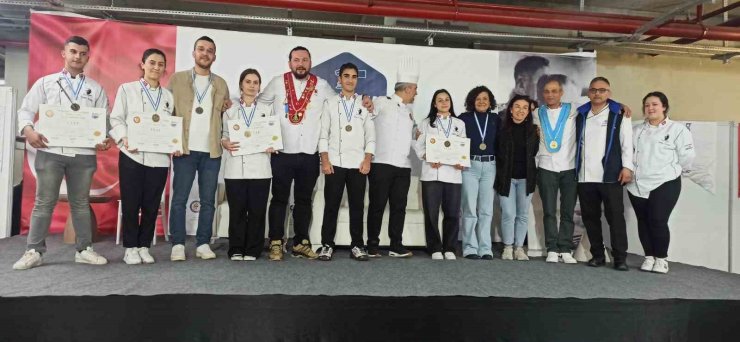 İzmirli öğrencilerden 9. Gastro Alanya Günleri’nde 14 altın madalya