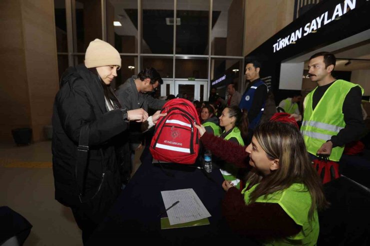 Muğla Büyükşehir Belediyesi’nden vatandaşlara deprem çantası