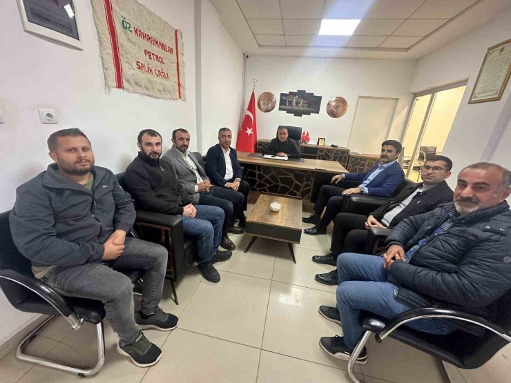 6 Şubat depremlerinde araçlara akaryakıt desteğinde bulunan iş adamına plaket