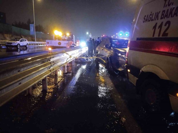 Ataşehir’de zincirleme trafik kazası :1 ölü, 2 yaralı