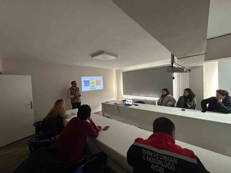 Karpuzlu ve Yenipazar’da üreticiler tarım sigortaları hakkında bilgilendirildi