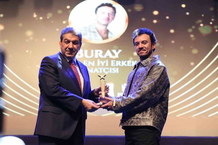 Esenler’de "Radyonun Yıldızları" ödülleri sahiplerini buldu