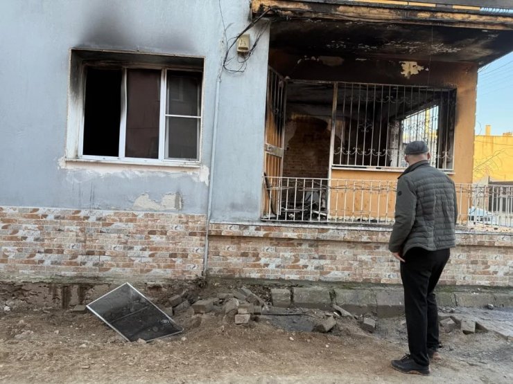 Başkan Zencirci, evi yanan aileyi unutmadı