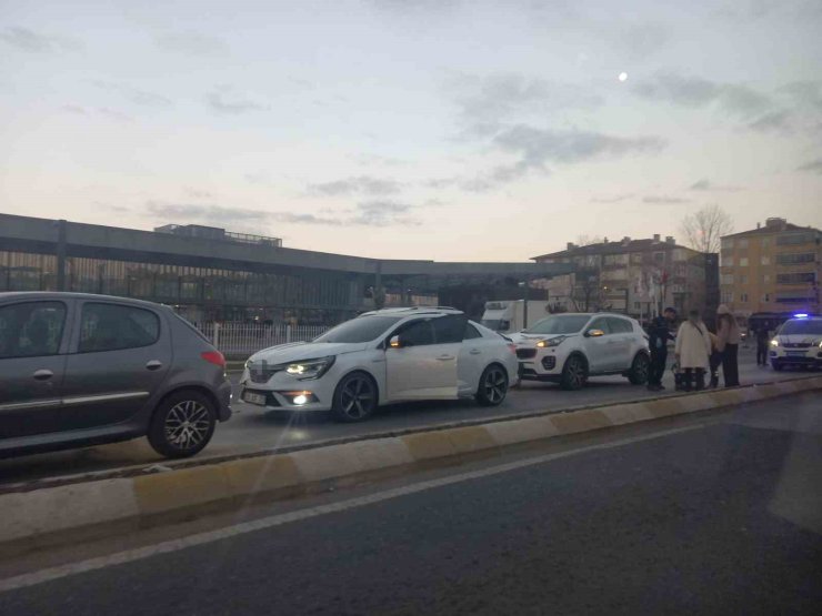 Kırklareli’nde 4 araç birbirine girdi