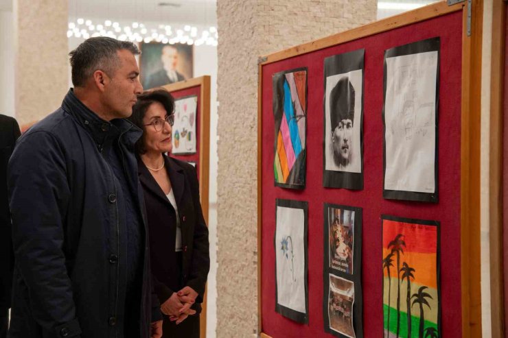 Manavgat’ta depremzede çocukların eserleri sergilendi