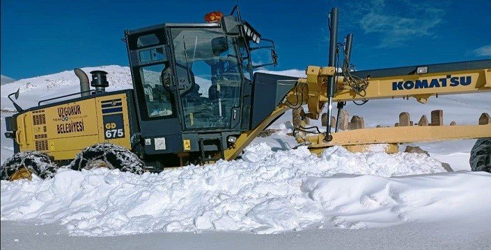 Uzgörür Belediyesinden karla mücadele çalışması