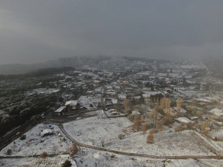 Anadolu Yakası’nın yüksek kesimleri beyaza büründü