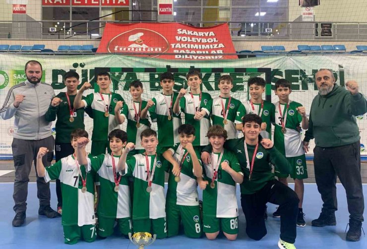 Sakarya Büyükşehir’in minikleri şampiyonluğunu ilan etti