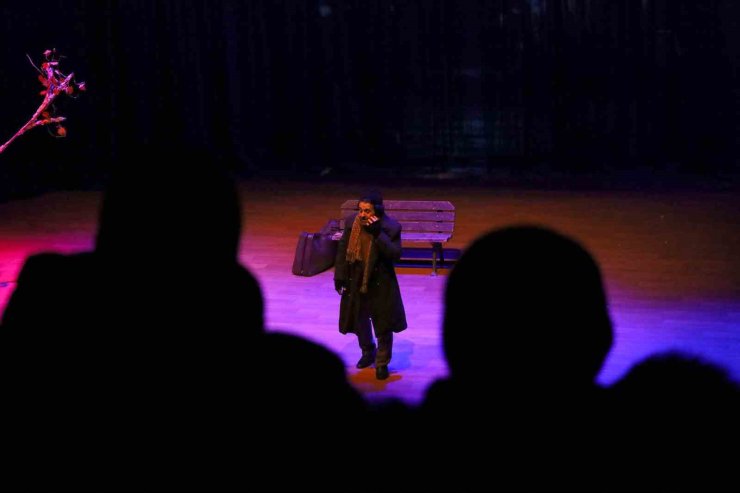 Usta sanatçı, Mehmet Akif’in oğlu Emin Ersoy’u andı