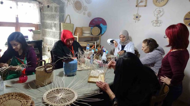 Eskiden yük taşımada kullanılıyordu artık süs eşyası olarak tercih ediliyor