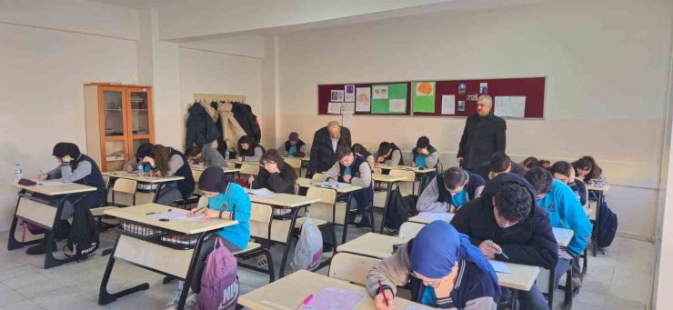 Bayburt’ta EFOR projesi kapsamında TYT deneme sınavı yapıldı