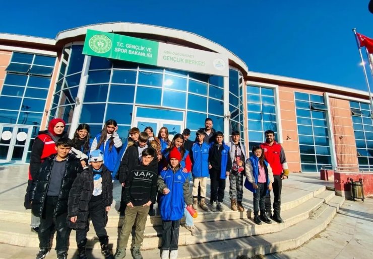 Diyadin gençleri Doğubayazıt’ın keyfini çıkardı