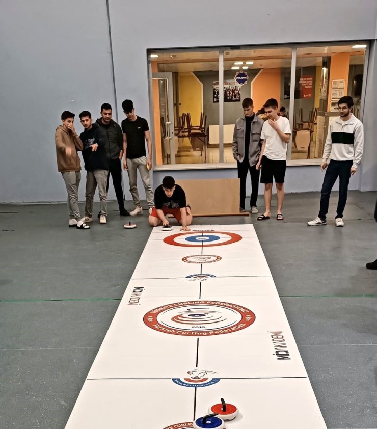 Yeni döneme floor curling ile başladılar