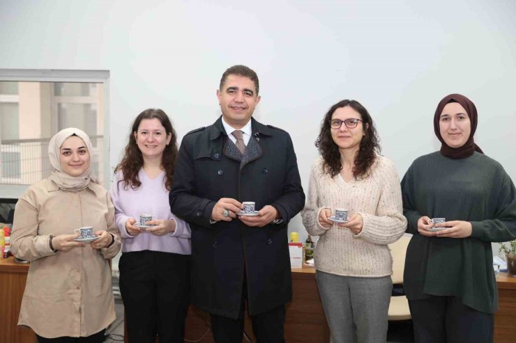 Vali Aslan güne personel ve vatandaşlarla buluşarak başladı