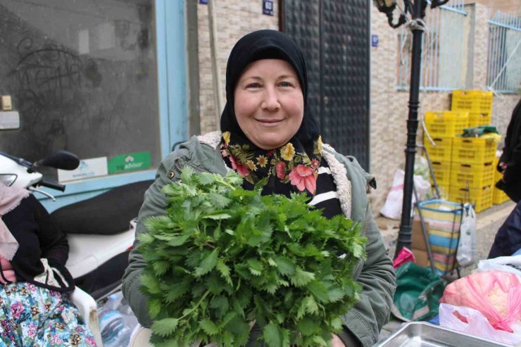 Toplarken can yakıyor, yerken damak çatlatıyor
