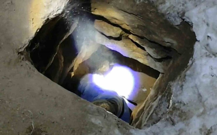 Defineciler kazdıkları tünelde suçüstü yakalandı
