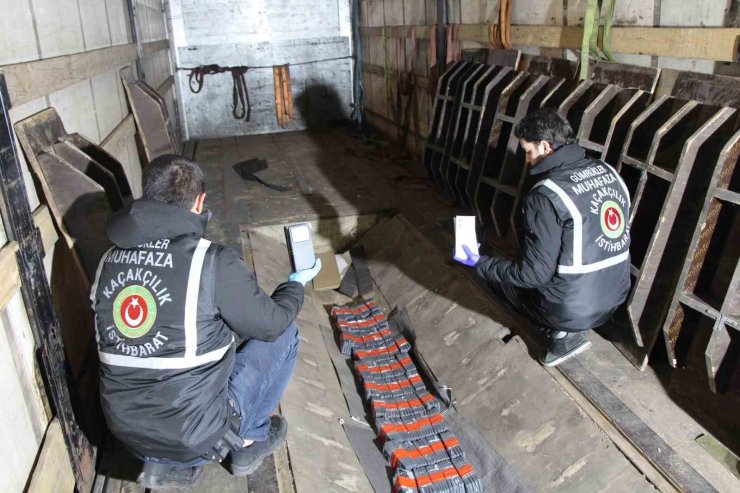 Kapıkule’de kaçakçılık operasyonunda milyonlarca lira değerinde cep telefonu ele geçirildi