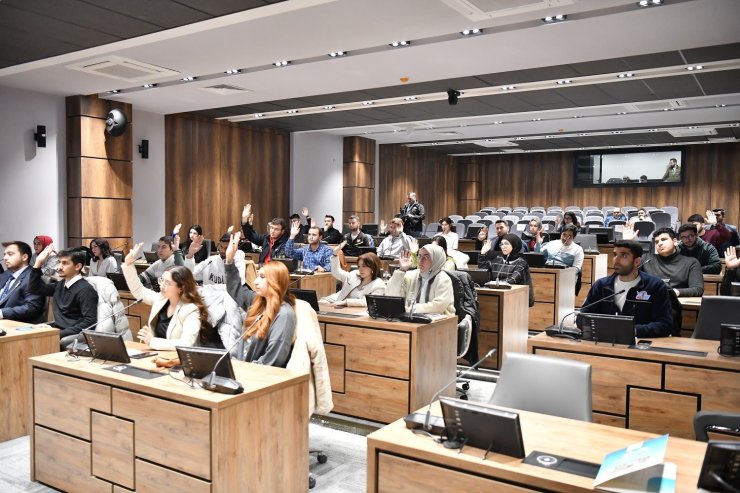 Yeşilyurt Genç Meclisi, gençlere yönelik sosyal alanlar ve altyapı çalışmalarını görüştü