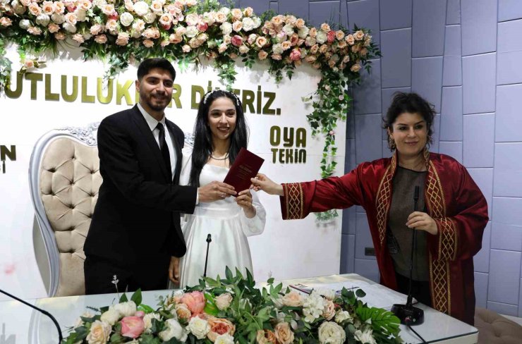Adana’da nikah salonlarında 14 Şubat yoğunluğu