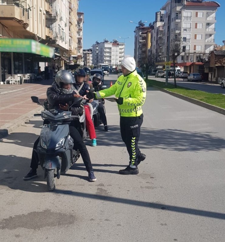 Antalya’da motosiklet ve araç denetimlerinde 127 sürücüye ceza kesildi