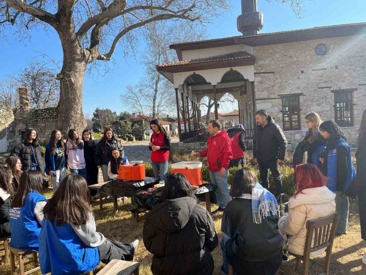 Stratonikeia’da gençler için çömlek atölyesi düzenlendi