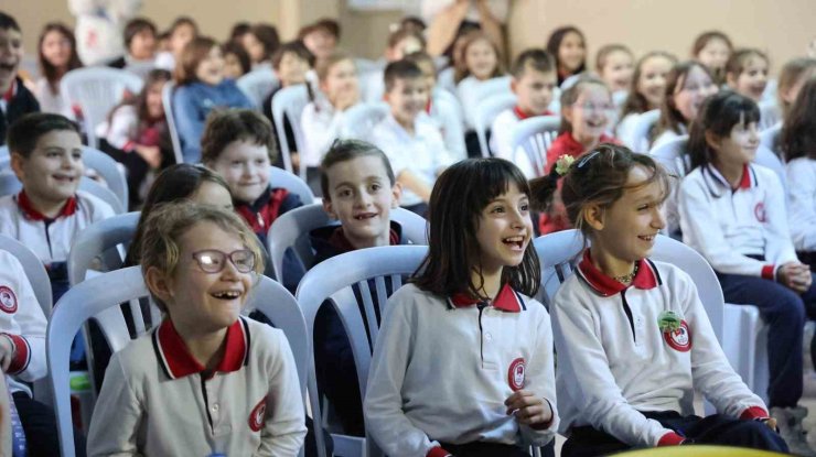 Karagöz ve Hacivat bu kez tasarruf için sahneye çıktı