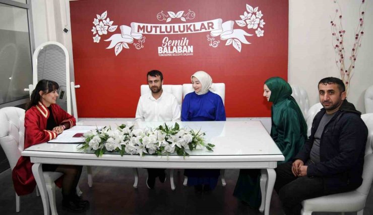 Sevgililer Gününde bir ömür boyu mutluluğa ‘Evet’ dediler