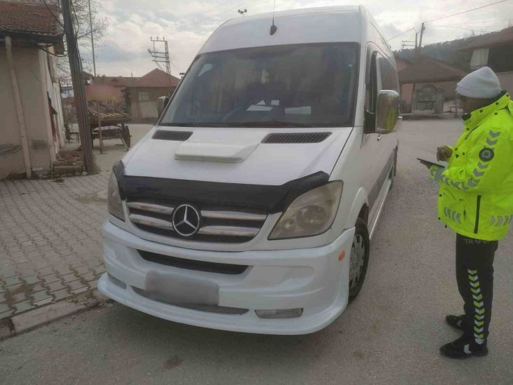 Antalya’da 1 haftalık trafik denetimlerinde 63 bin araç kontrol edildi, 15 bin sürücüye ceza kesildi