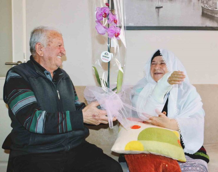 Asırlık çiftlere sevgililer günü sürprizi