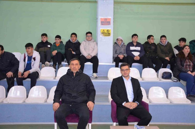 Beylikova Kaymakamlığı Kurumlar Arası Voleybol Turnuvası başladı