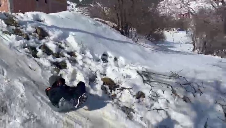 Sincik’te çocuklar karın keyfini çıkardı