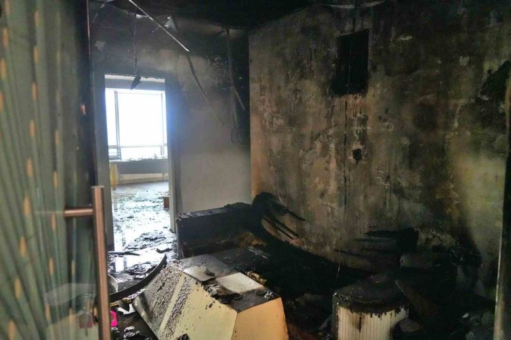 Antalya’da ofis yangını: 1 buçuk milyon TL’lik mal kaybı